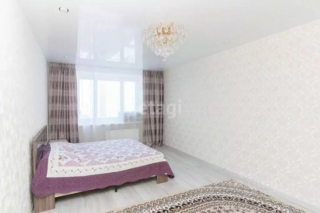 3-к кв. Тюменская область, Тюмень ул. Федюнинского, 58к1 (92.6 м) - Фото 1