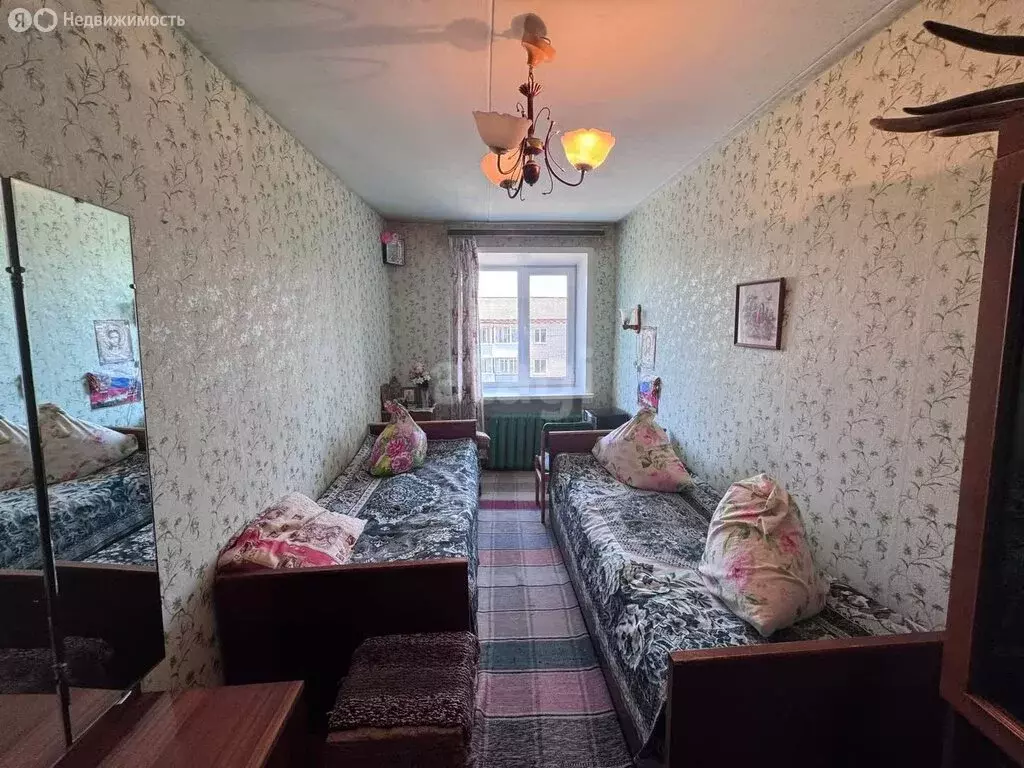 3-комнатная квартира: Ирбит, улица Строителей, 6 (59.2 м) - Фото 0