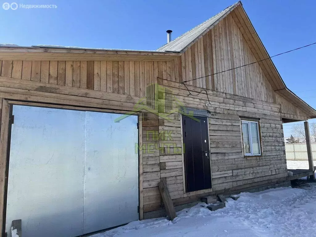 Дом в село Нижний Саянтуй, Тепличная улица (110 м) - Фото 1