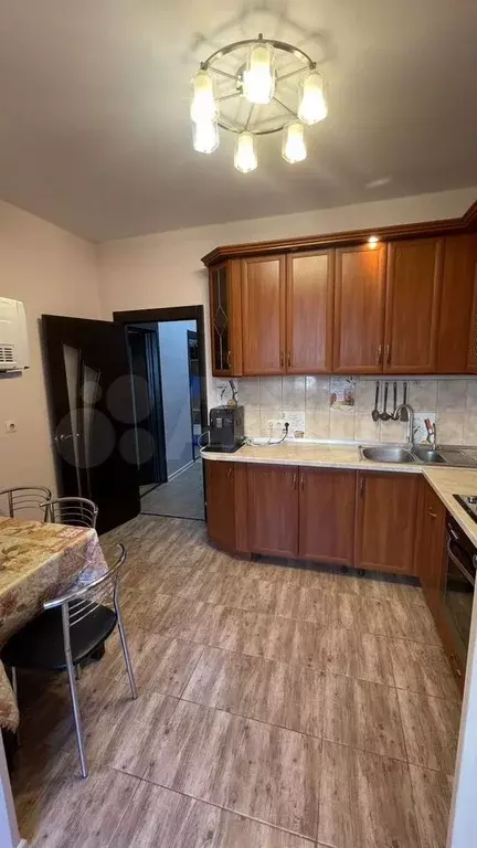 2-к. квартира, 65 м, 2/5 эт. - Фото 1