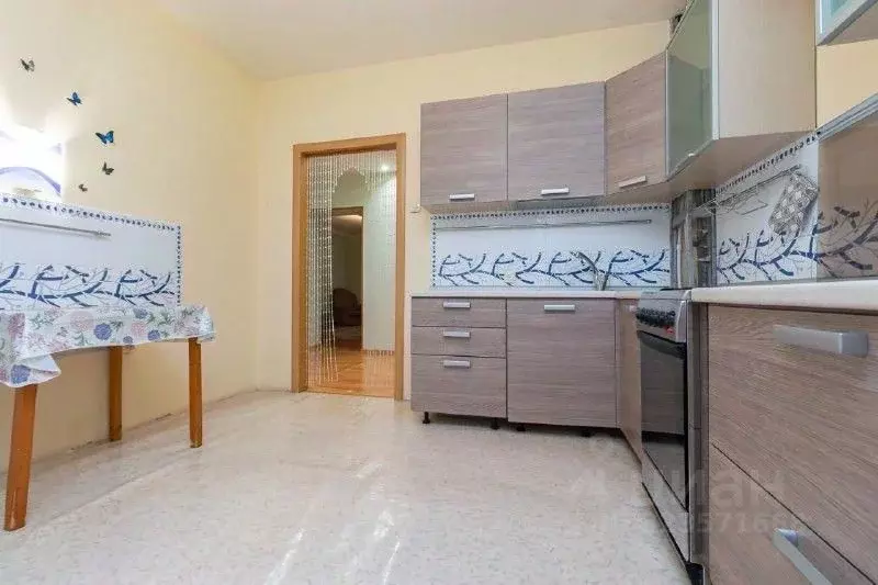 3-к кв. Омская область, Омск Заозерная ул., 17/1 (72.1 м) - Фото 1