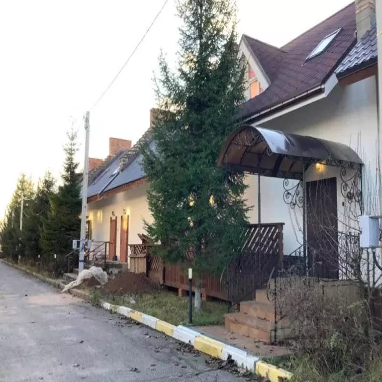 2-к кв. Московская область, Дмитровский муниципальный округ, д. ... - Фото 0