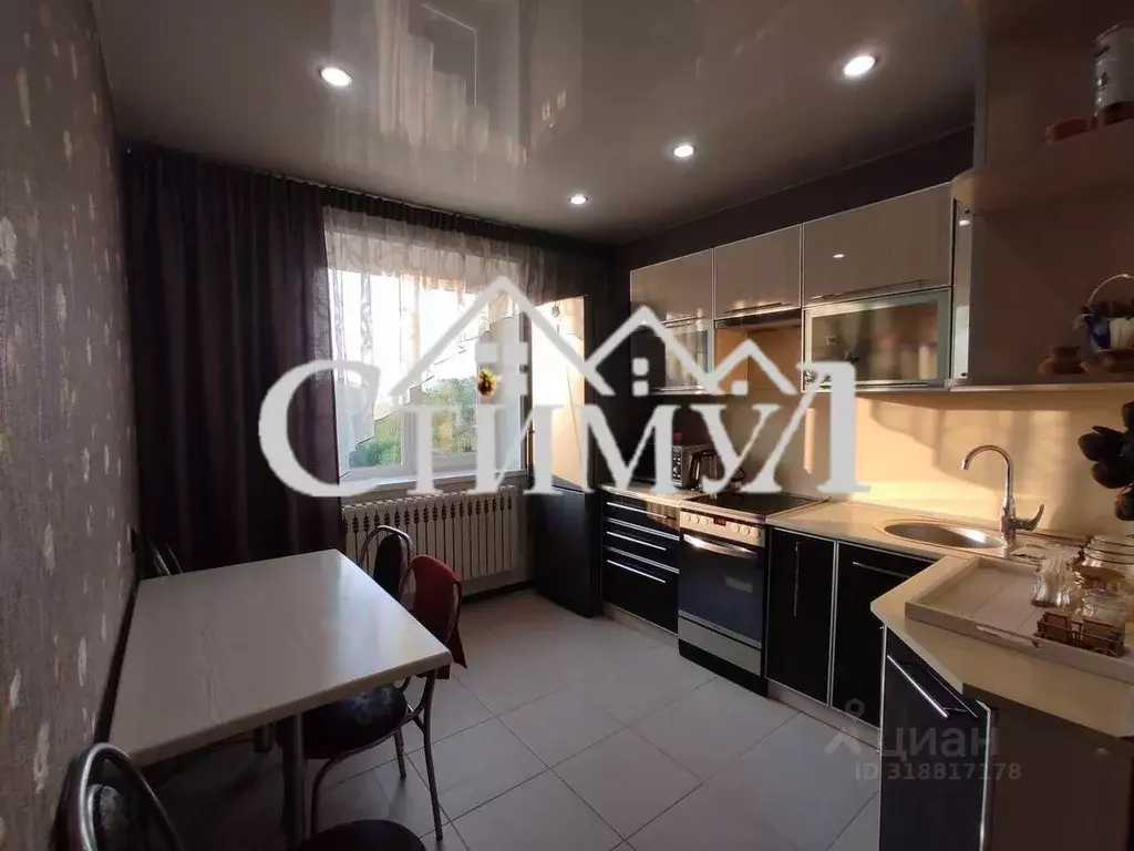 3-к кв. Хакасия, Усть-Абакан рп ул. Пионерская, 49А (66.7 м) - Фото 1