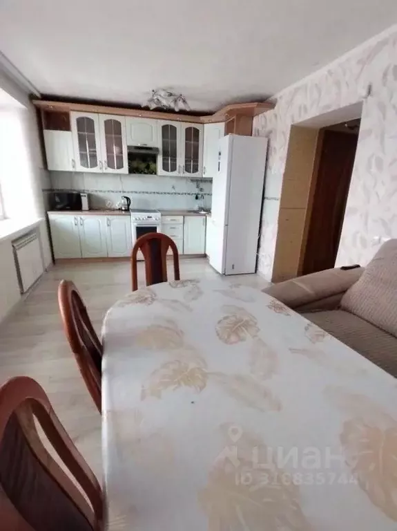 2-к кв. Иркутская область, Усть-Илимск ул. Мечтателей, 21 (68.0 м) - Фото 0
