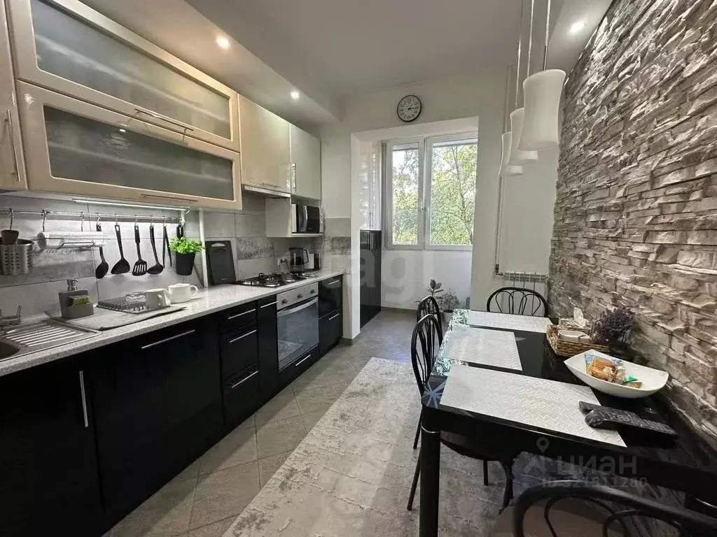 3-к кв. Крым, Симферополь ул. Маршала Жукова (64.3 м) - Фото 0