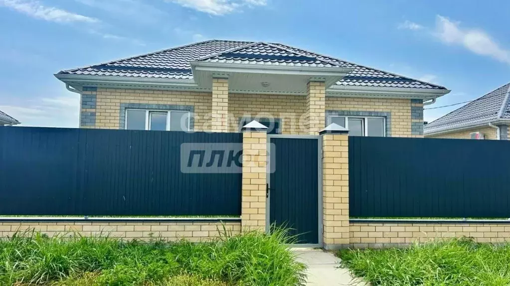 Дом в Краснодарский край, Динской район, с. Красносельское, Молодежный ... - Фото 1