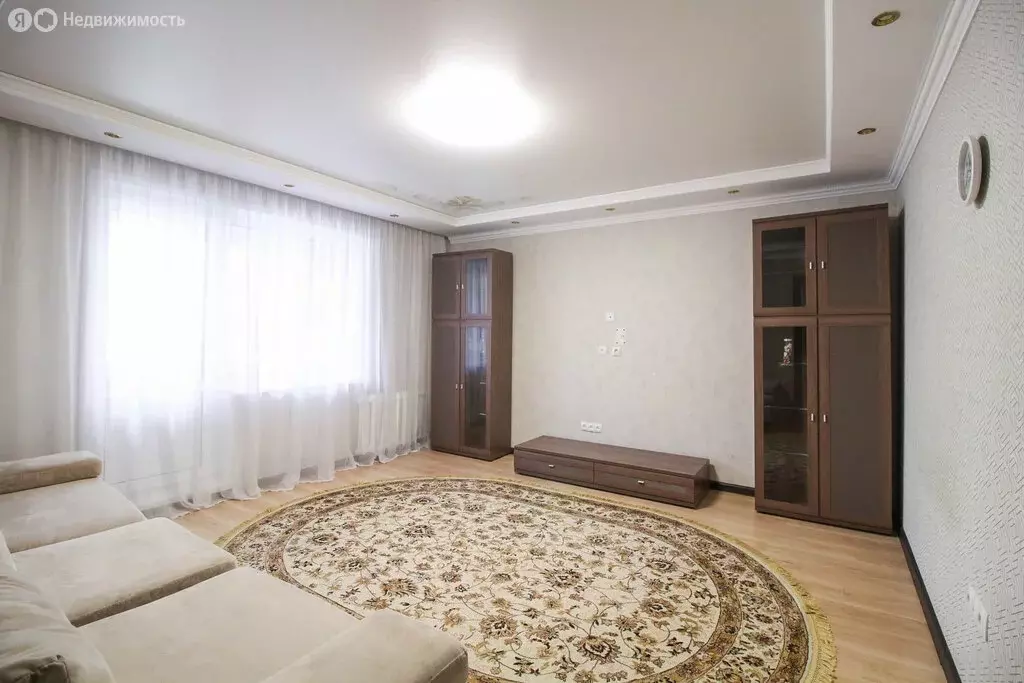 3-комнатная квартира: Барнаул, улица Энтузиастов, 42/55 (66.6 м) - Фото 1