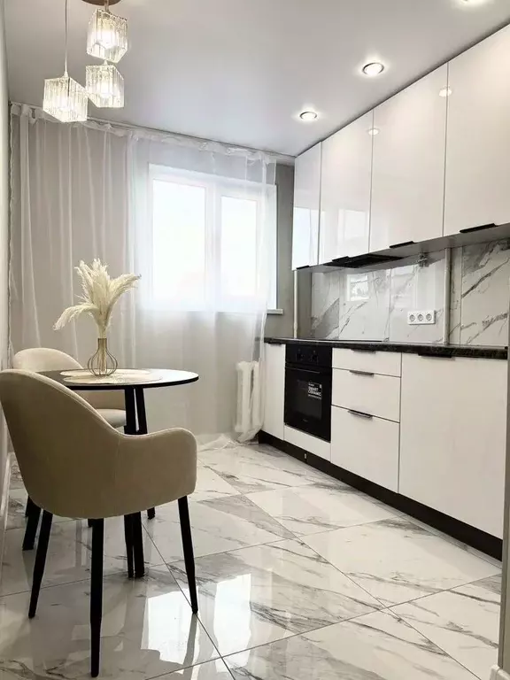 2-к кв. Свердловская область, Екатеринбург ул. Победы, 9А (43.0 м) - Фото 1