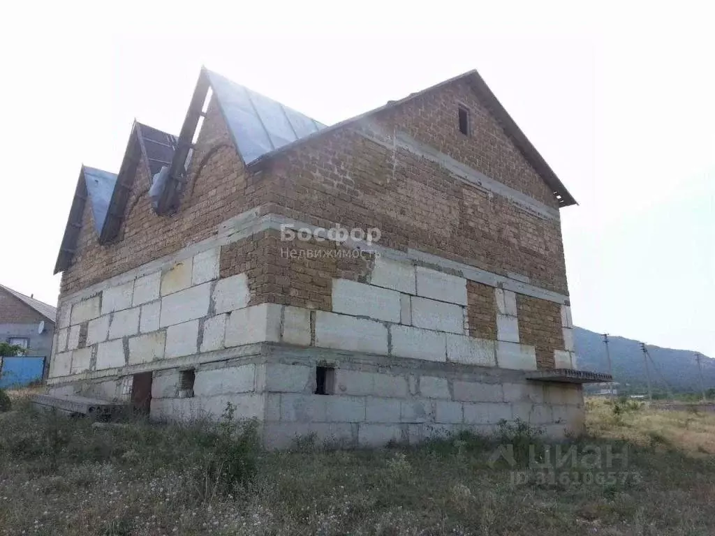 Дом в Крым, Кировский район, Старый Крым городское поселение ул. ... - Фото 1