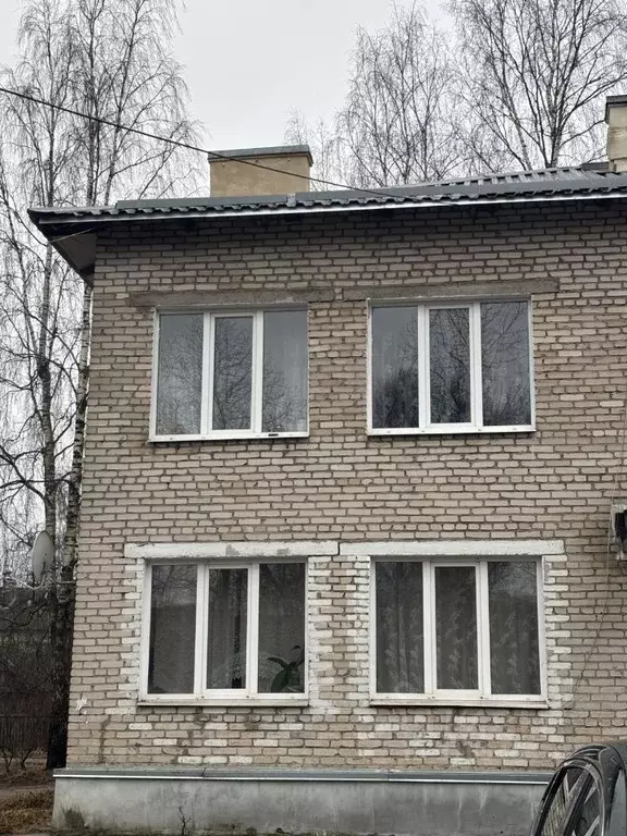 1-к кв. Псковская область, Струги Красные рп ул. Базарная, 3 (30.0 м) - Фото 0