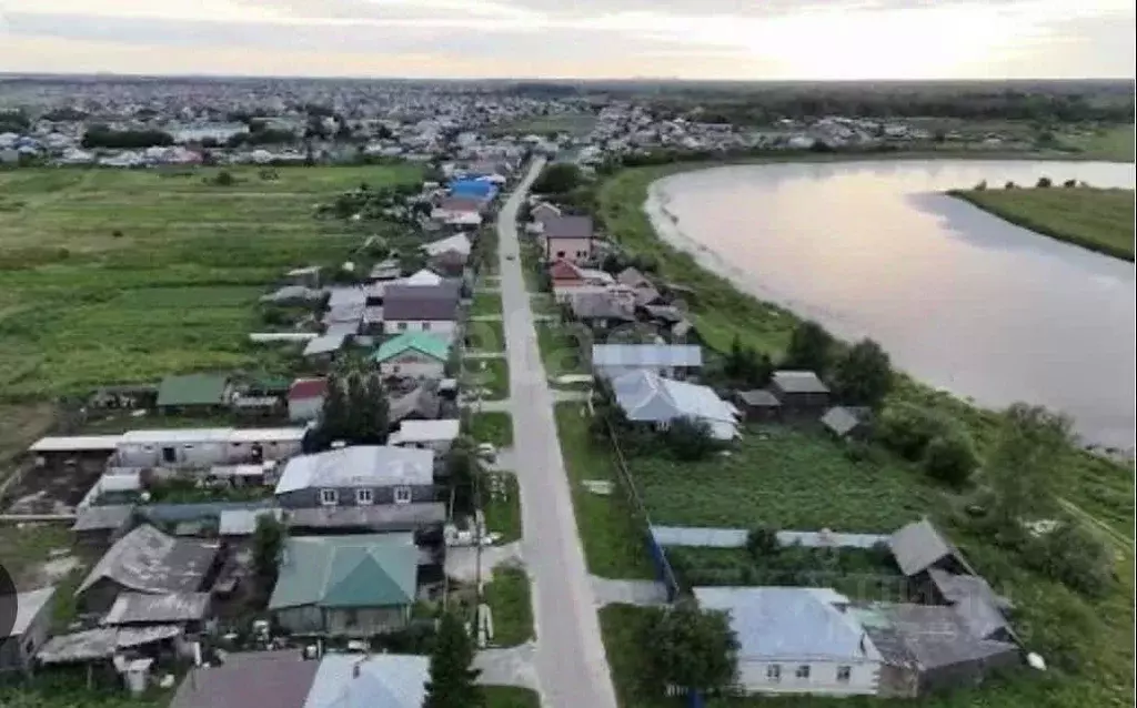 Участок в Тюменская область, Тюменский муниципальный округ, с. Чикча, ... - Фото 1