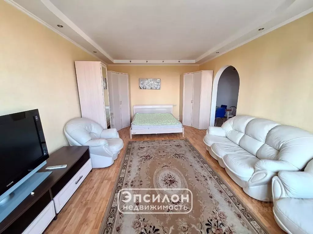 2-к кв. Курская область, Курск ул. Горького, 70 (82.0 м) - Фото 1