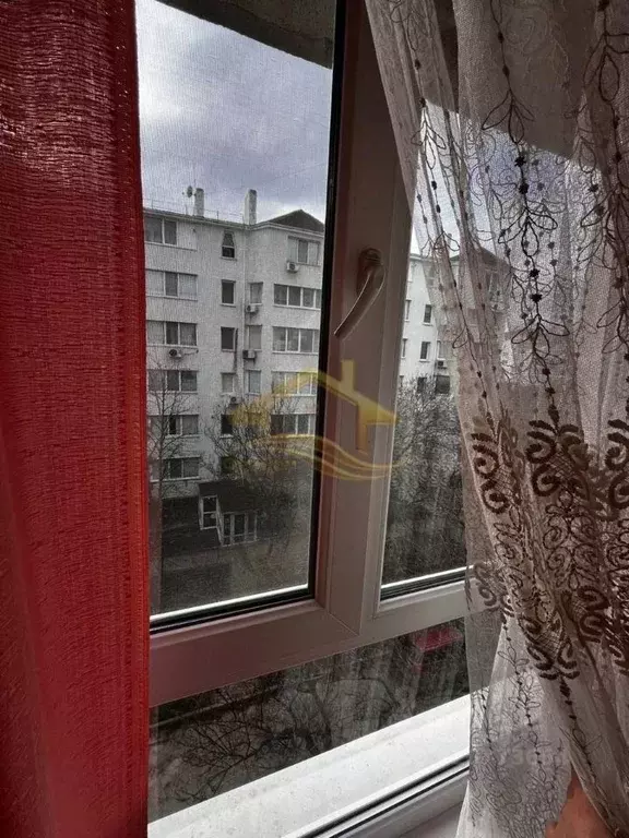 1-к кв. Крым, Феодосия бул. Старшинова, 27 (41.6 м) - Фото 2