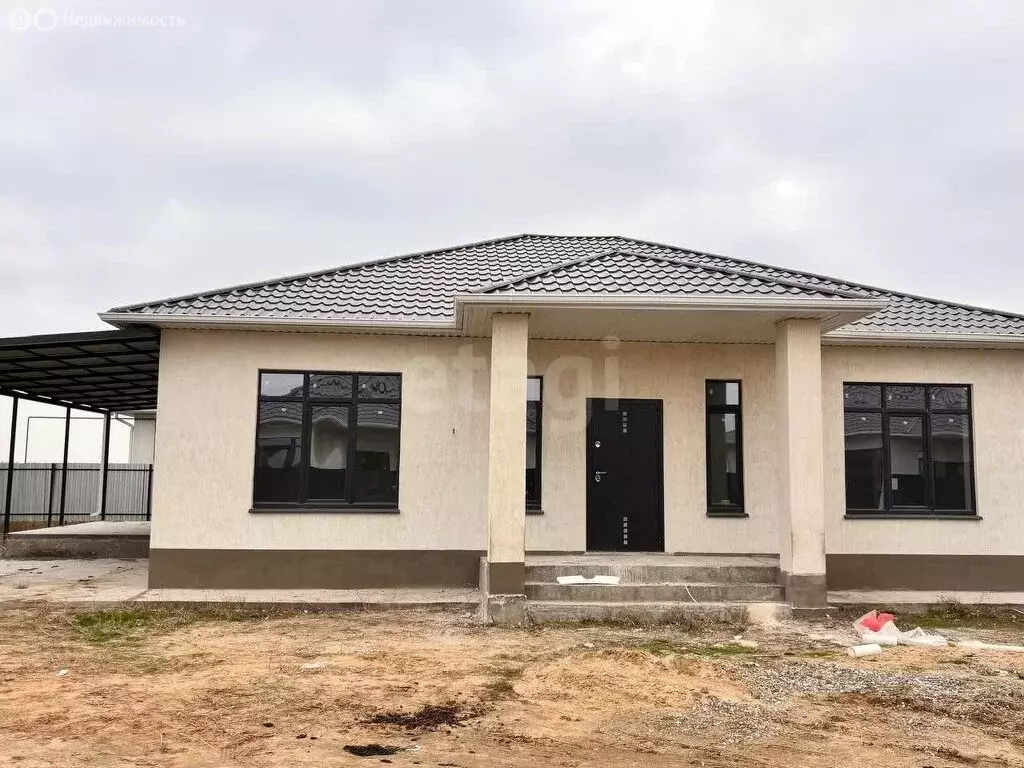 Дом в Наримановский район, село Солянка (110 м) - Фото 2