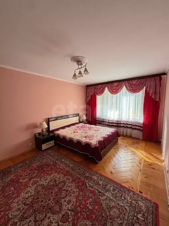 2-к кв. Тюменская область, Тюмень ул. Малыгина, 8 (74.0 м) - Фото 0