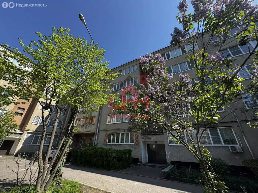 3-комнатная квартира: Ессентуки, улица Балахонова, 27А (70 м) - Фото 0