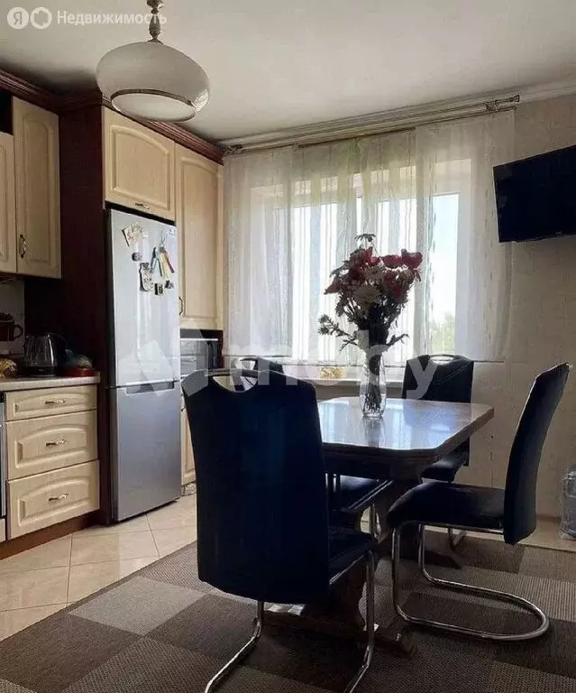 2-комнатная квартира: Калининград, улица Толбухина, 4 (72 м) - Фото 1