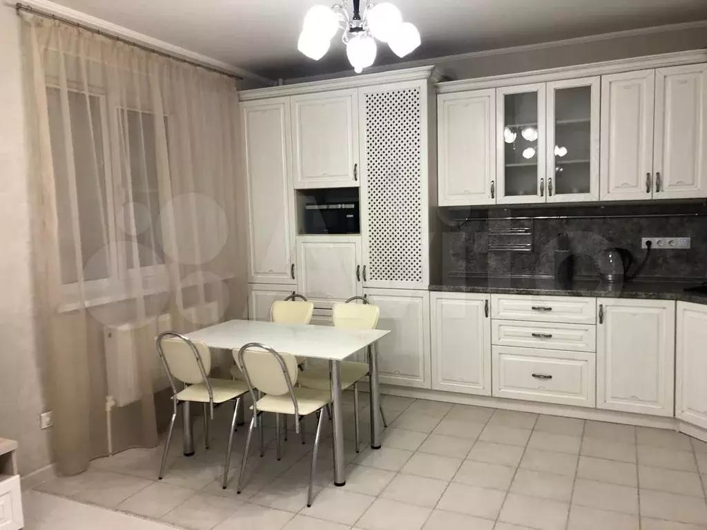 1-к. квартира, 60 м, 1/3 эт. - Фото 1