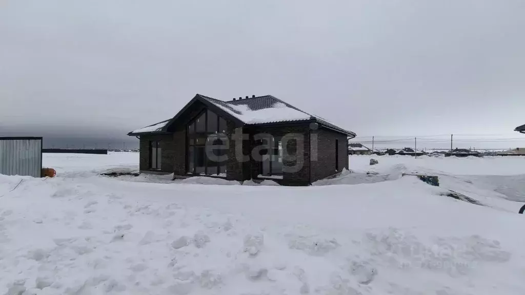 Дом в Татарстан, Тукаевский район, д. Азьмушкино, Пятый элемент кп ул. ... - Фото 1
