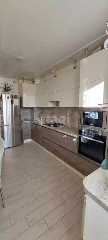 3-к. квартира, 76 м, 3/3 эт. - Фото 1