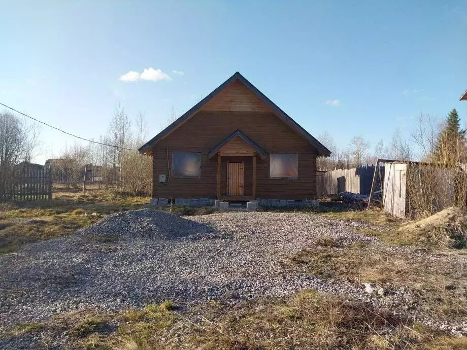 Дом в Пермский край, Александровск Яйва пгт, ул. Домостроителей, 23 ... - Фото 0