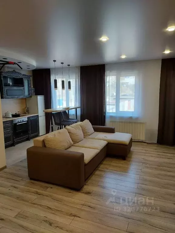 Студия Приморский край, Владивосток Тобольская ул., 29 (32.0 м) - Фото 1