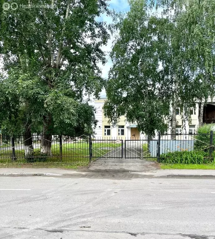 3-комнатная квартира: Новоалтайск, улица Ударника, 28 (61.8 м) - Фото 0