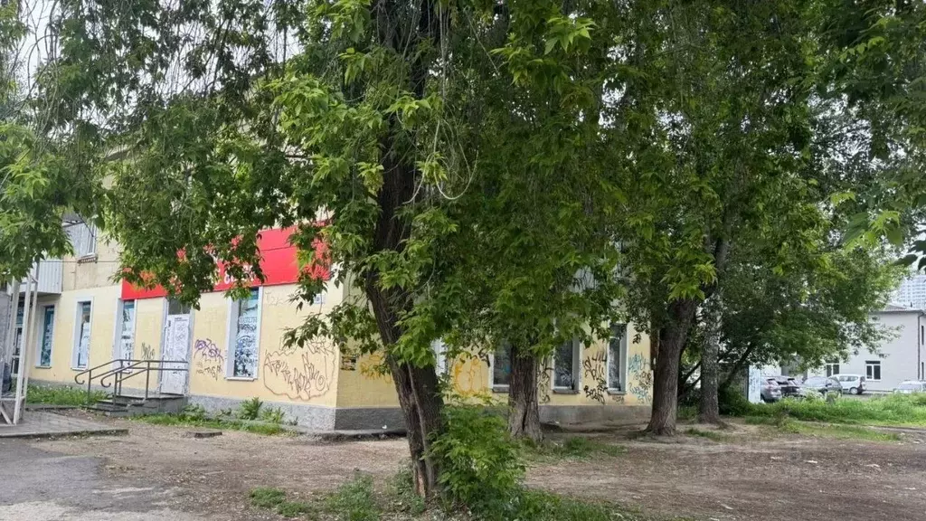 Торговая площадь в Свердловская область, Екатеринбург ул. Титова, 60 ... - Фото 1