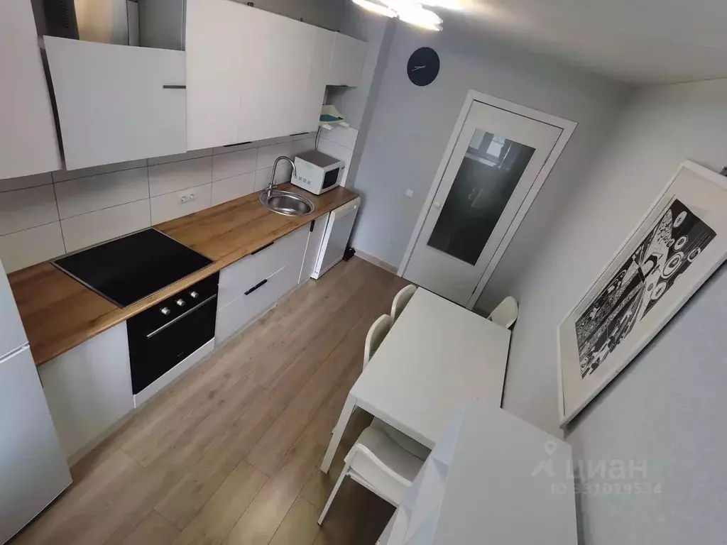 3-к кв. Башкортостан, Уфа Интернациональная ул., 19 (76.6 м) - Фото 2