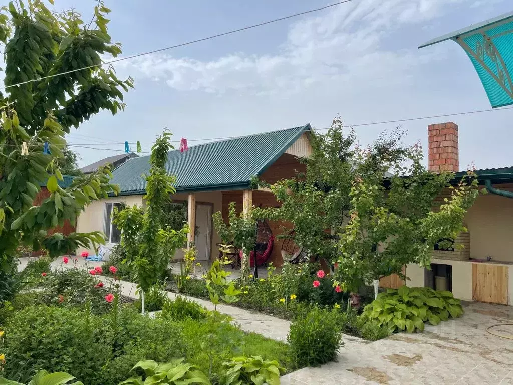 Дом в Дагестан, Махачкала Караман-7 мкр, ул. Шамова, 25 (200 м) - Фото 0