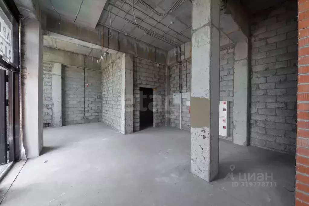 Помещение свободного назначения в Тюменская область, Тюмень ул. ... - Фото 1