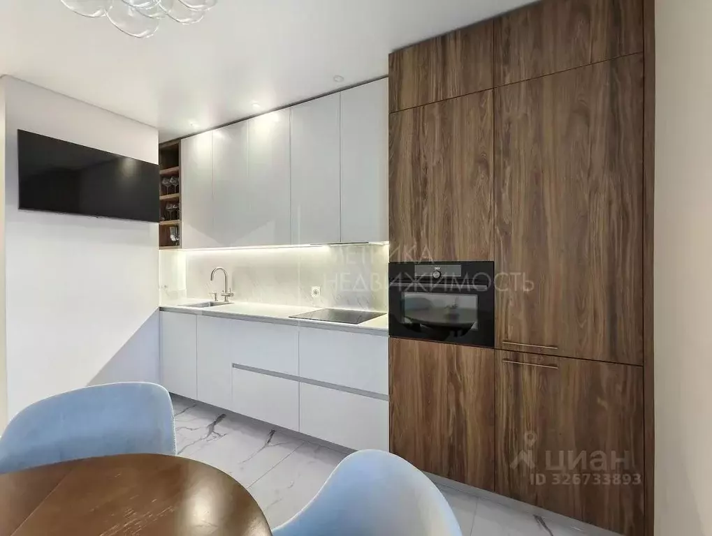 3-к кв. Тюменская область, Тюмень Новгородская ул., 3 (70.0 м) - Фото 1