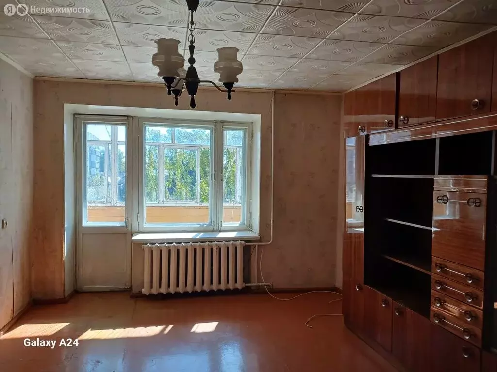3-комнатная квартира: Канаш, Канашская улица, 4 (64.2 м) - Фото 0