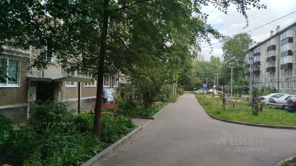 1-к кв. Татарстан, Казань ул. Шамиля Усманова, 17 (32.8 м) - Фото 0