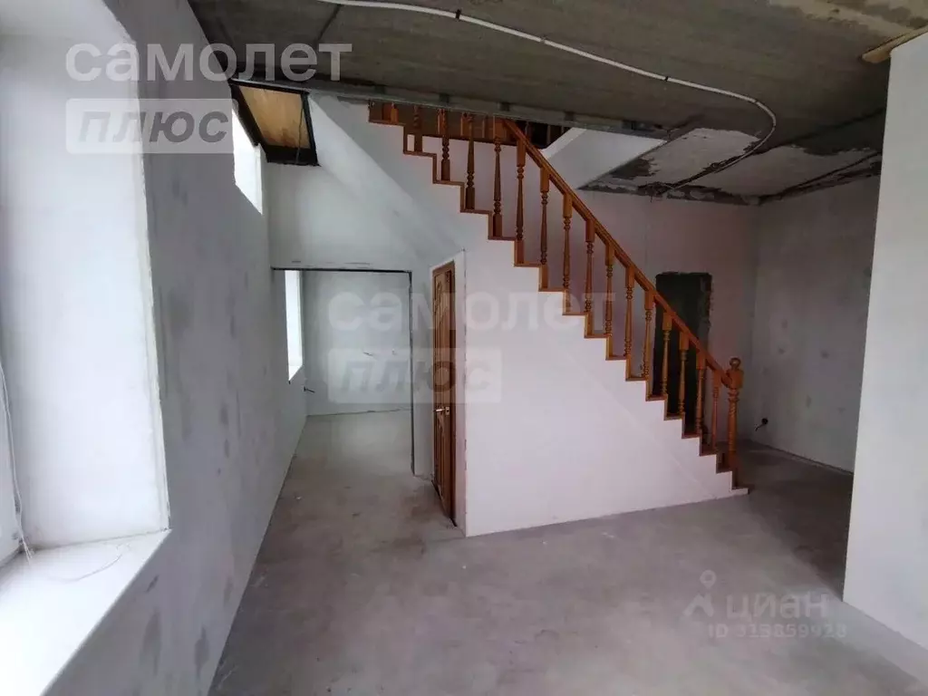 Дом в Оренбургская область, Оренбургский район, с. Нежинка ул. ... - Фото 1