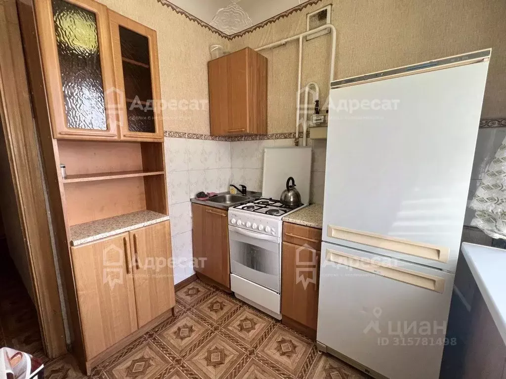 2-к кв. Волгоградская область, Волгоград ул. Батова, 8 (45.7 м) - Фото 0