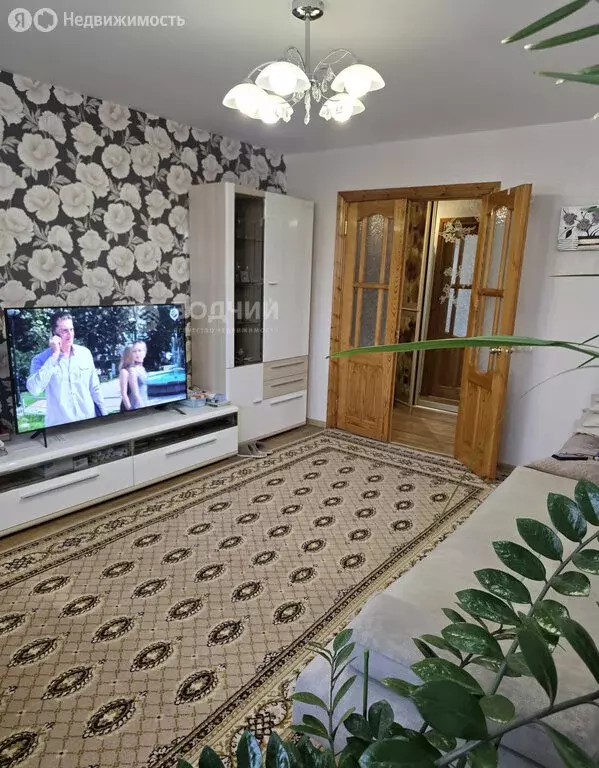 3-комнатная квартира: Чебоксары, проспект Мира, 98 (67.9 м) - Фото 0