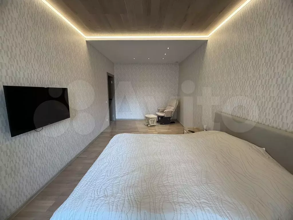 10 и более-к. квартира, 71 м, 13/18 эт. - Фото 1
