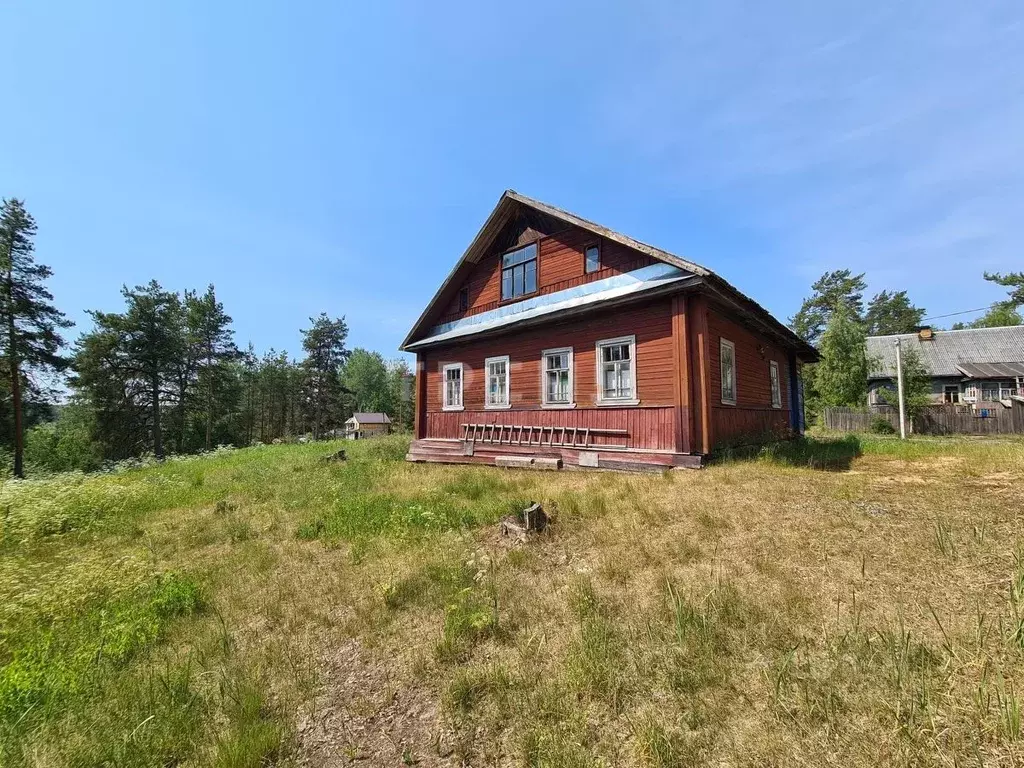 Дом в Ленинградская область, Лужский район, Толмачево городской ... - Фото 0