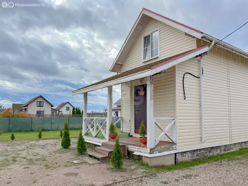 Дом в Псковский район, Логозовская волость, деревня Малая Листовка, ... - Фото 1