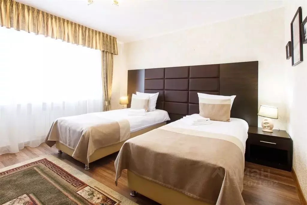 Комната Тюменская область, Тобольск пл. Семена Ремезова, 1 - Фото 1