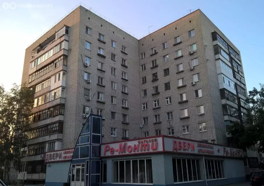 3-комнатная квартира: Тюмень, улица 50 лет ВЛКСМ, 81 (52.2 м) - Фото 1