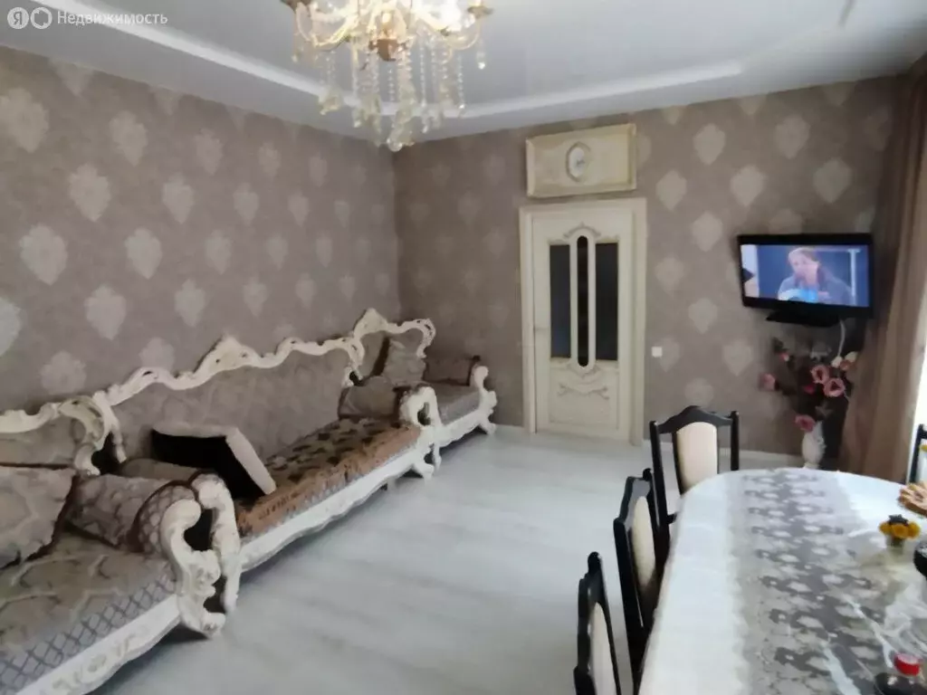 Дом в Симферополь, улица 60 лет Октября, 15 (100 м) - Фото 0