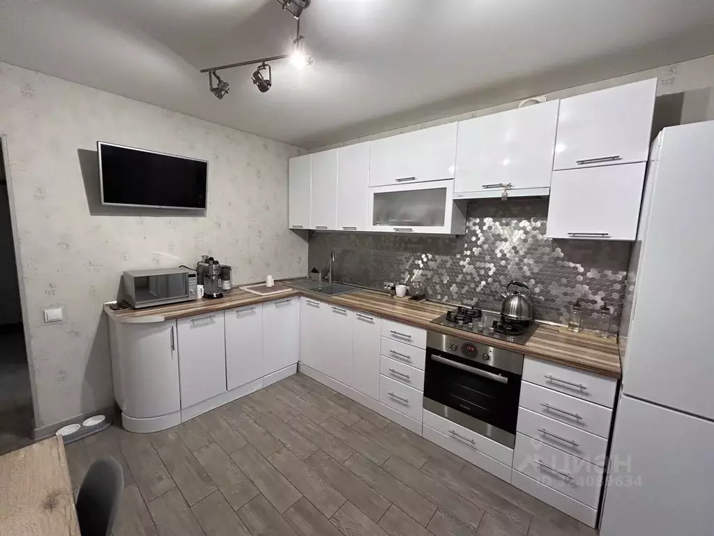 2-к кв. Северная Осетия, Владикавказ ул. Алихана Гагкаева, 7 (68.0 м) - Фото 1