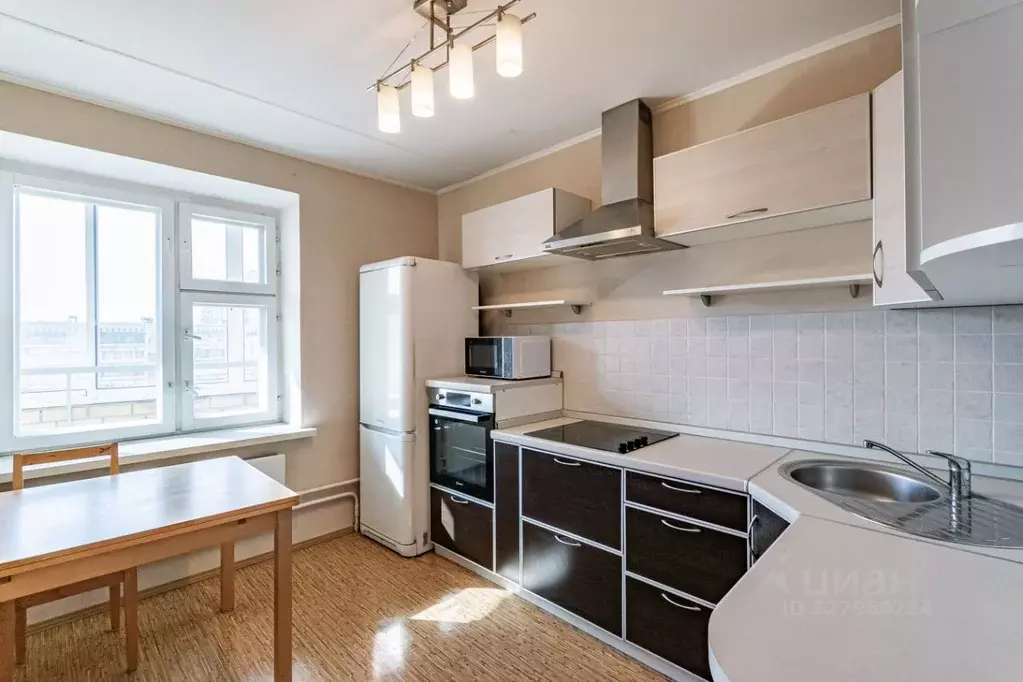 1-к кв. Свердловская область, Екатеринбург ул. Репина, 80 (37.1 м) - Фото 1