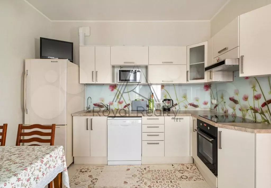 2-к. квартира, 70 м, 4/14 эт. - Фото 1