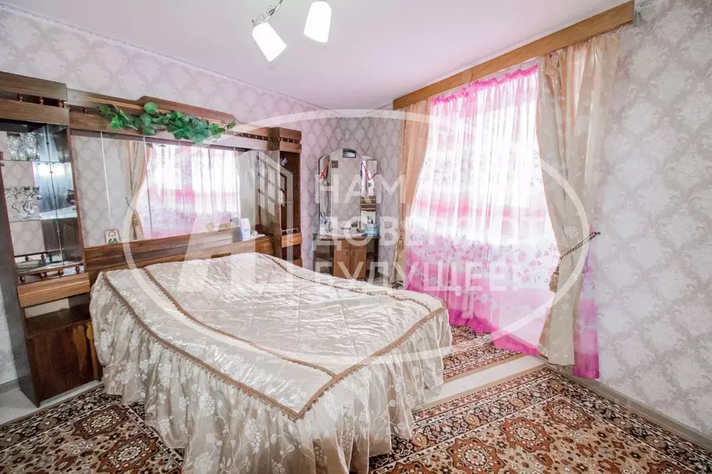4-к кв. Пермский край, Чайковский ул. Уральских танкистов, 12 (91.6 м) - Фото 0