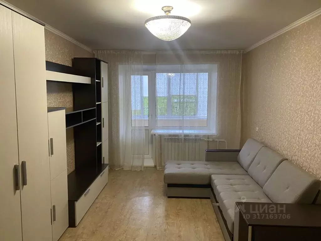 2-к кв. Смоленская область, Вязьма ул. Парижской Коммуны, 12 (49.8 м) - Фото 0