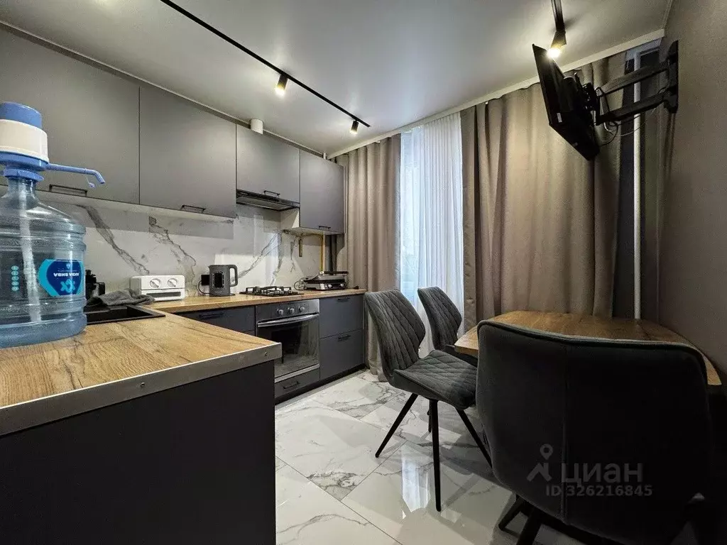 3-к кв. Свердловская область, Екатеринбург ул. Бебеля, 134 (69.9 м) - Фото 2