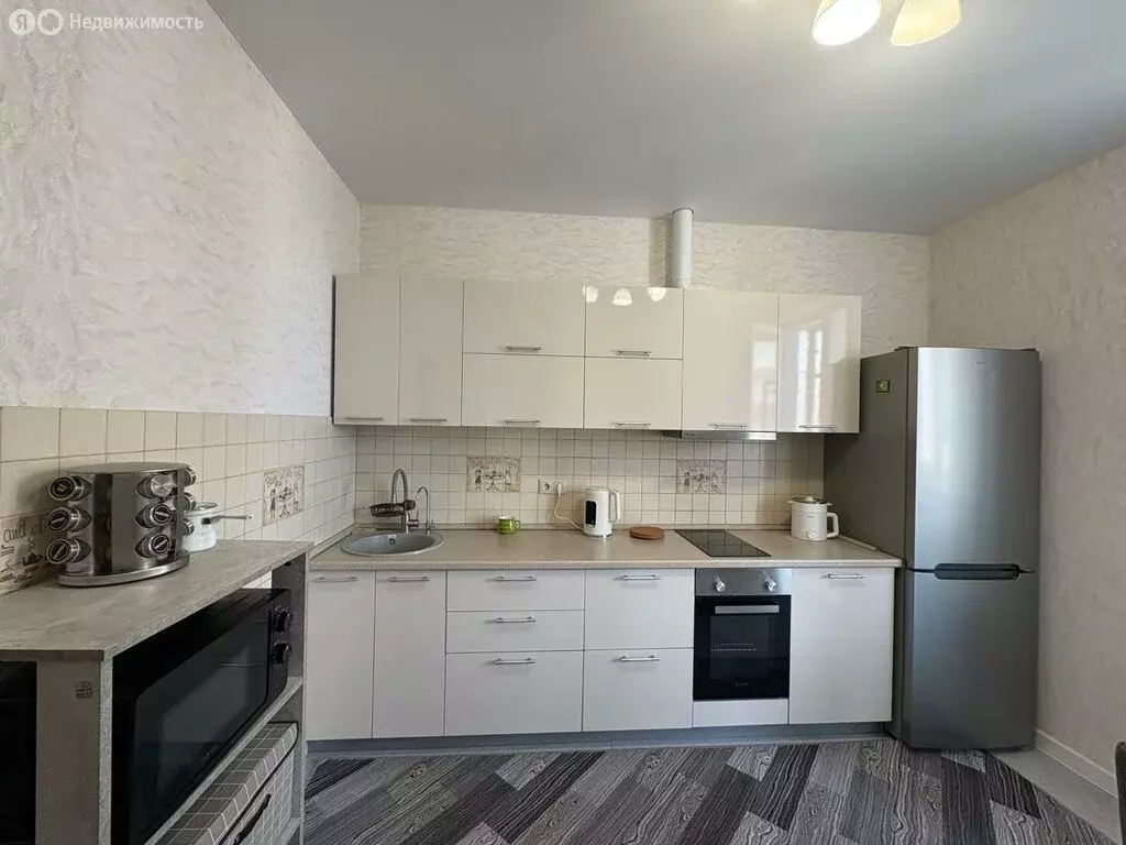 3-комнатная квартира: деревня Бородино, Малая Бородинская улица, 1к2 ... - Фото 1